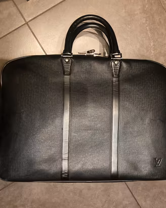 Louis Vuitton Kendall GM Taïga Ardoise