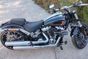 Harley Davidson softail Breackout m8 117