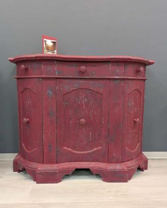 Piccola credenza restaurato