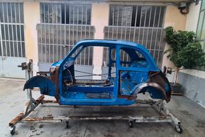 fiat 500 F del 1966 da ristrutturare