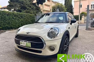 MINI Cooper D .