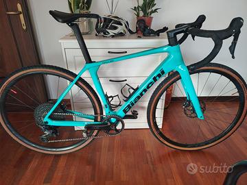 bicicletta Bianchi Gravel
