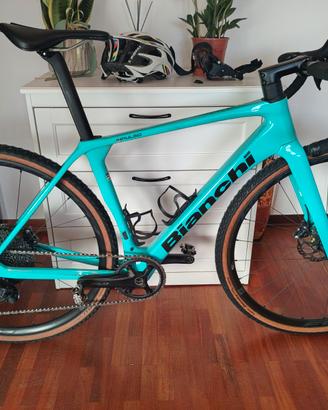 bicicletta Bianchi Gravel