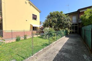 PORZIONE DI BIFAMILIARE A PONTE SAN NICOLÒ