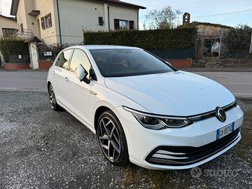 Volkswagen golf 8 2.0 Tdi 150cv dsg