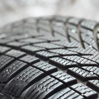 4 gomme Goodyear UltraGrip 225/50 R18 99V 80%