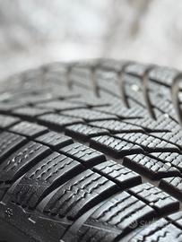 4 gomme Goodyear UltraGrip 225/50 R18 99V 80%