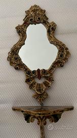 Specchiera con mensolina in ceramica vintage
