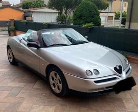 Alfa Romeo spider
