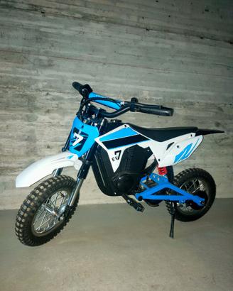 Moto elettrica giocattolo