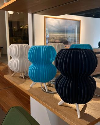 Lampada da tavolo di design stampata in 3D