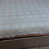 coperta ricamata a mano