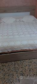 coperta ricamata a mano