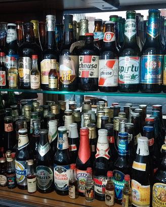 circa140 bottiglie di birra da 33 cl tutte diverse