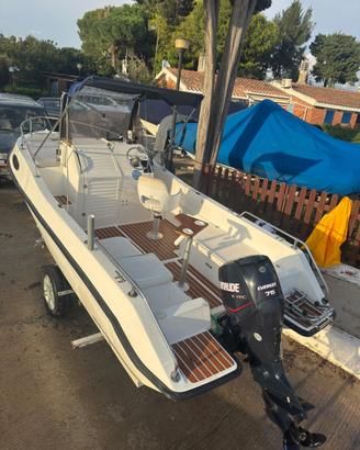 Walkaround 20 piedi cabinato con motore e carrello