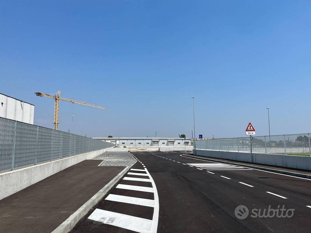 Terreno di 12000 m² a Castrezzato - Altro