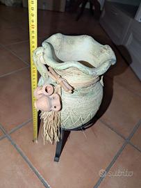 Anfora con piedistallo