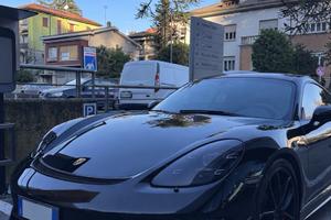 Porsche Cayman 718 GT4