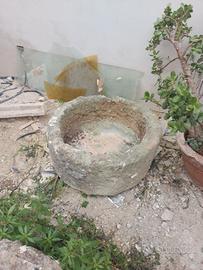 mangiatoia in tufo circolare