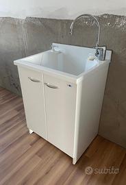 Mobile lavanderia con lavabo