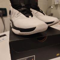 Sneakers Jordan Stay Loyal 3 N 41