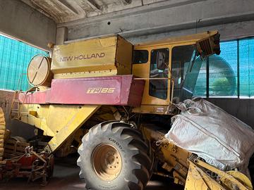 Mietitrebbia newholland tr85 per semi