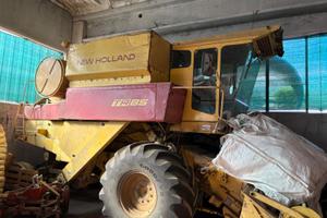 Mietitrebbia newholland tr85 per semi