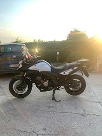 Suzuki V Strom DL 650 - 2015