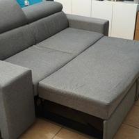 Divano chaise longue, due posti 1 anno di vita!!!!