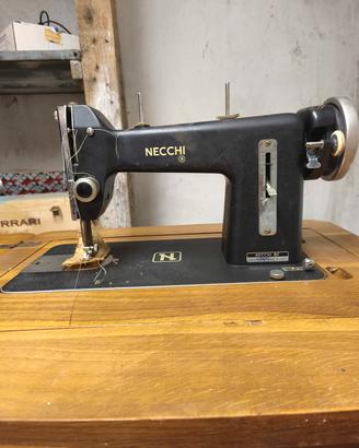 Macchina da cucire vintage Nacchi
