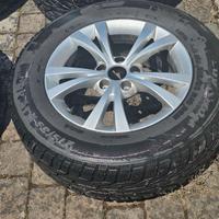 cerchi completi di gomme