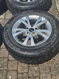 cerchi completi di gomme