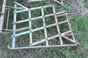 Erpice carrellato a denti fissi