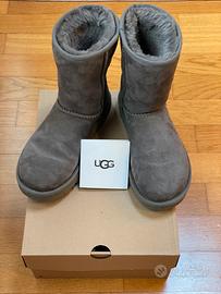 Ugg medi grigi 36 usati poco