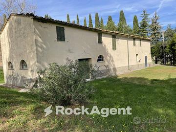 PODERE CON 30 ETTARI DI TERRENO