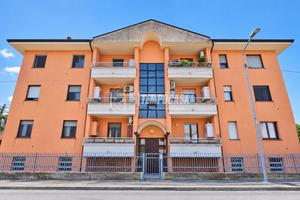 BILOCALE RISTRUTTURATO AL PRIMO PIANO !!!