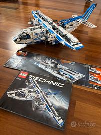 Aereo da carico LEGO Technic 42025