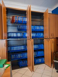 Archivio con cartelline sospese