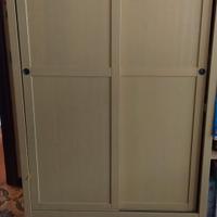 Armadio Hemnes Ikea giallo