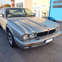 Ricambi usati Jaguar XJ8 4.0 benzina del 2000