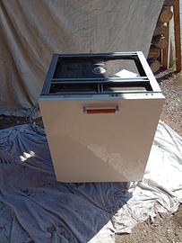  lavastoviglie Whirlpool 