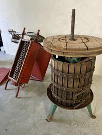 Torchio per uva, diraspatrice e attrezzature vino