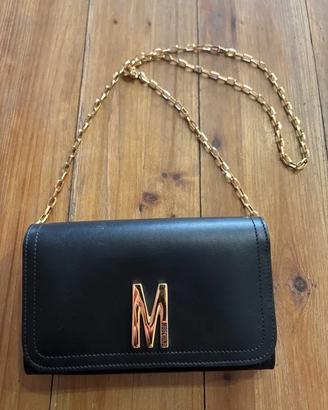 Borsetta Moschino nera con catena oro