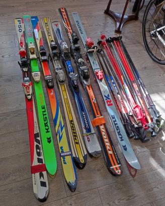 Lotto 7 coppie sci da discesa misti con bastoncini