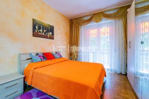 AMPIO 3 LOCALI DI 105 MQ CON DUE BALCONI E CANTINA