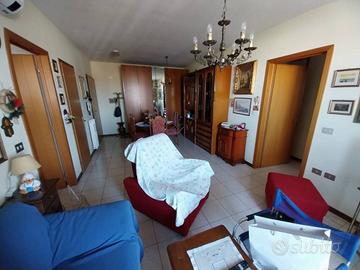 Appartamento di 75 m² con 3 locali e box auto a Sp