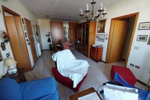 Appartamento di 75 m² con 3 locali e box auto a Sp