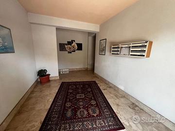 Av197 appartamento con garage e cantina a pegno