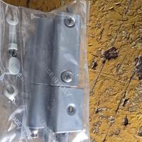 cerniere infissi a stock