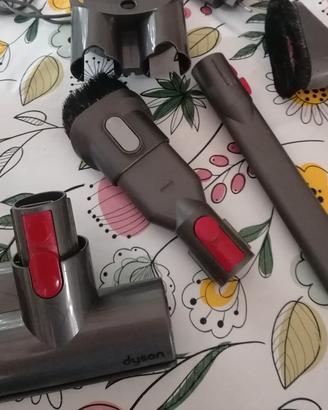 accessori dyson V8
